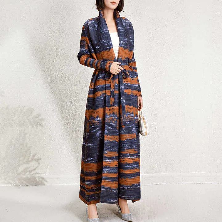 عبايات نسائيه انيقه و فخمه , Elegant and luxurious women's abayas