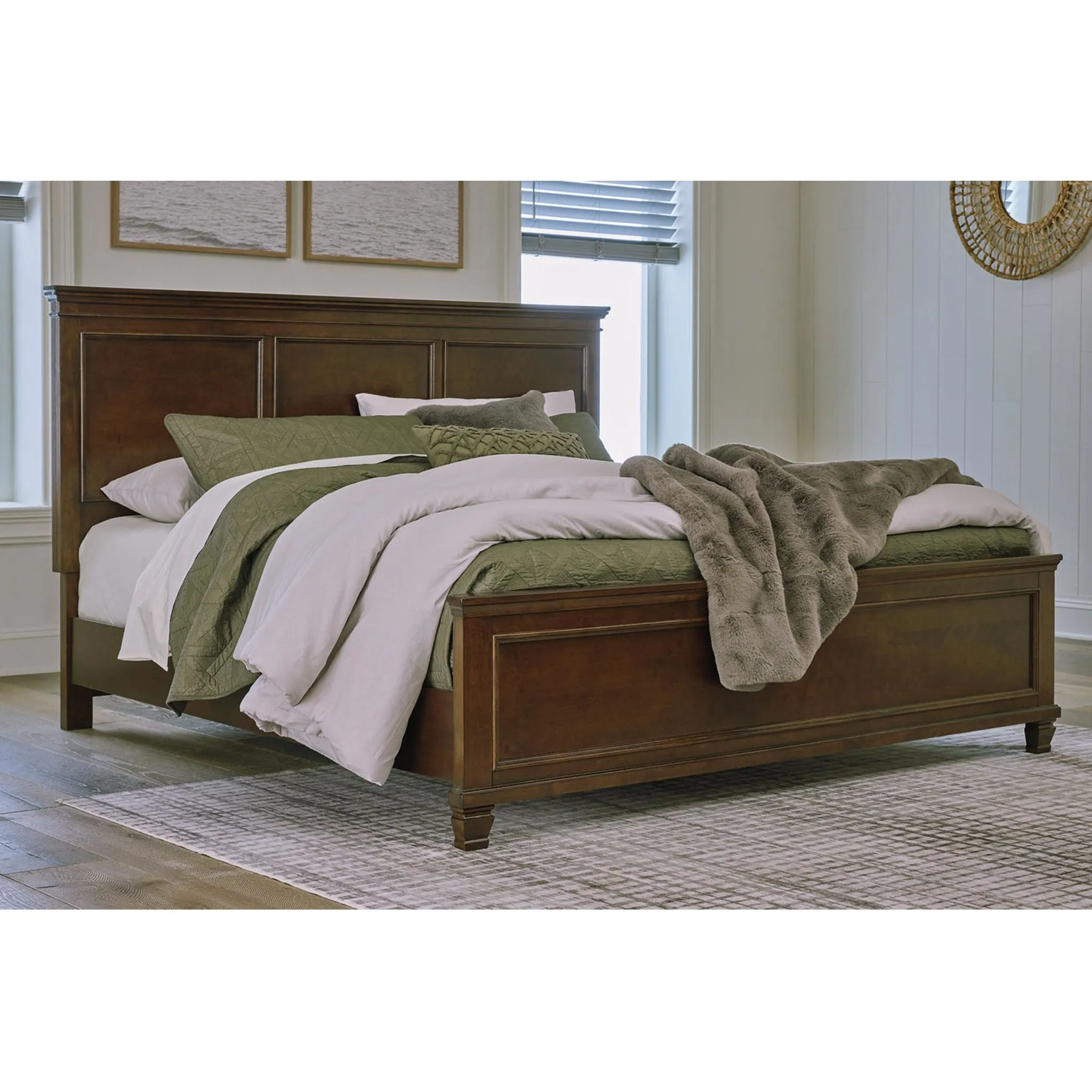 Danabrin King Panel Bed