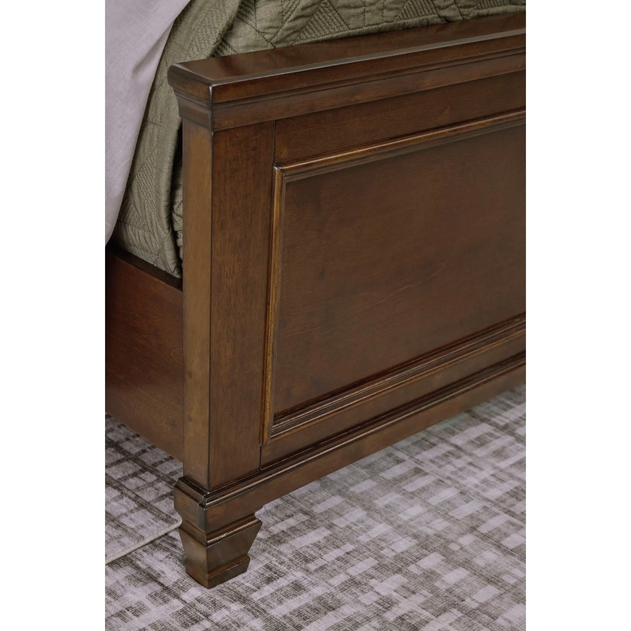 Danabrin King Panel Bed